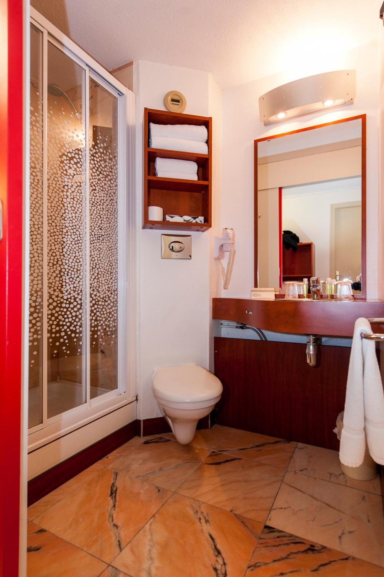 Brit Hotel Agen - L'Aquitaine Le Passage  Dış mekan fotoğraf
