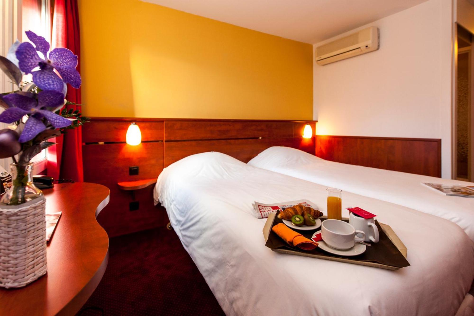 Brit Hotel Agen - L'Aquitaine Le Passage  Dış mekan fotoğraf
