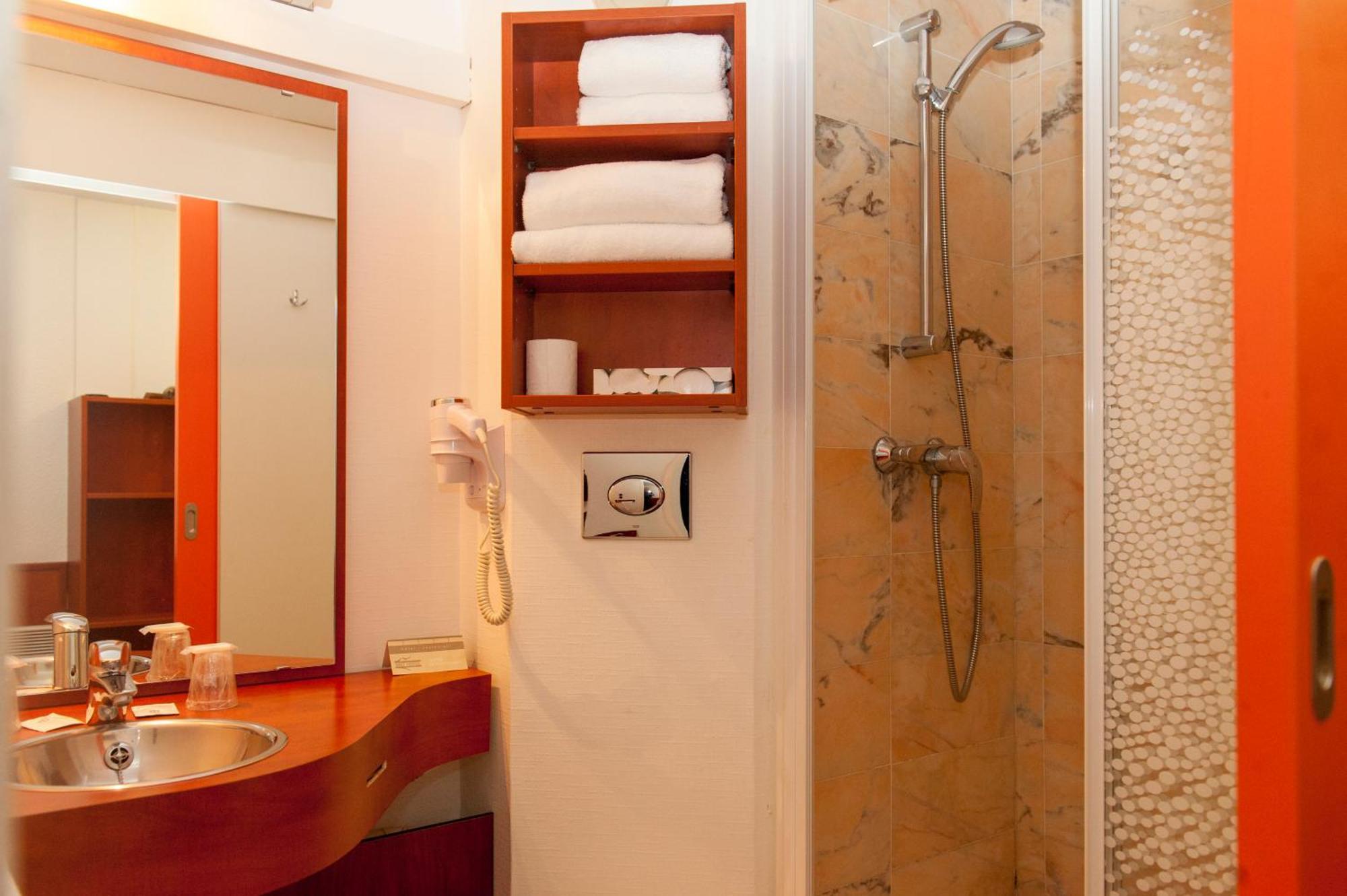 Brit Hotel Agen - L'Aquitaine Le Passage  Dış mekan fotoğraf