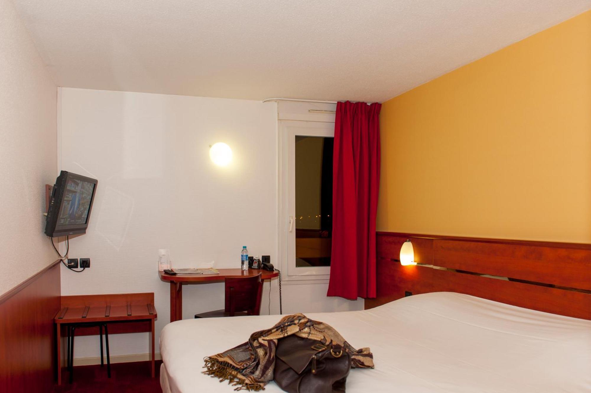 Brit Hotel Agen - L'Aquitaine Le Passage  Dış mekan fotoğraf