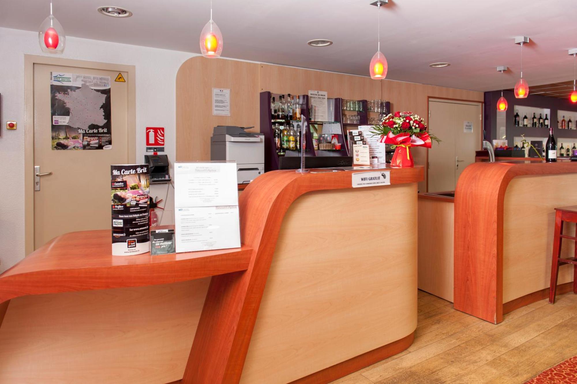 Brit Hotel Agen - L'Aquitaine Le Passage  Dış mekan fotoğraf